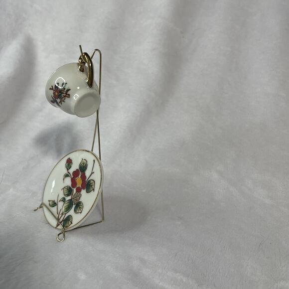 Vtg Miniature Dollhouse Porcelain Flowering Rose Tea Cup, Plate Set w/Stand NOS - Picture 2 of 4